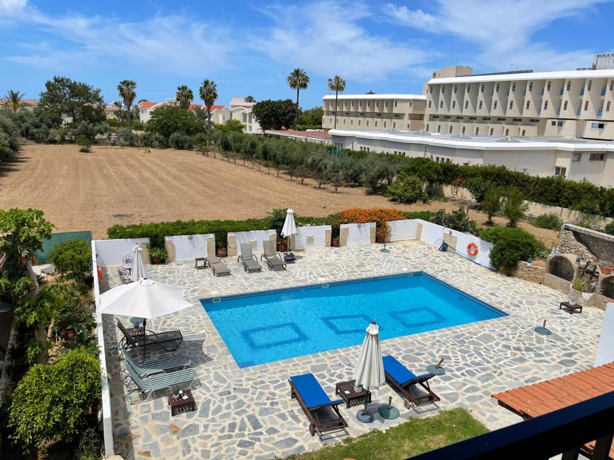 Angela Holiday Apartments Paphos Extérieur photo