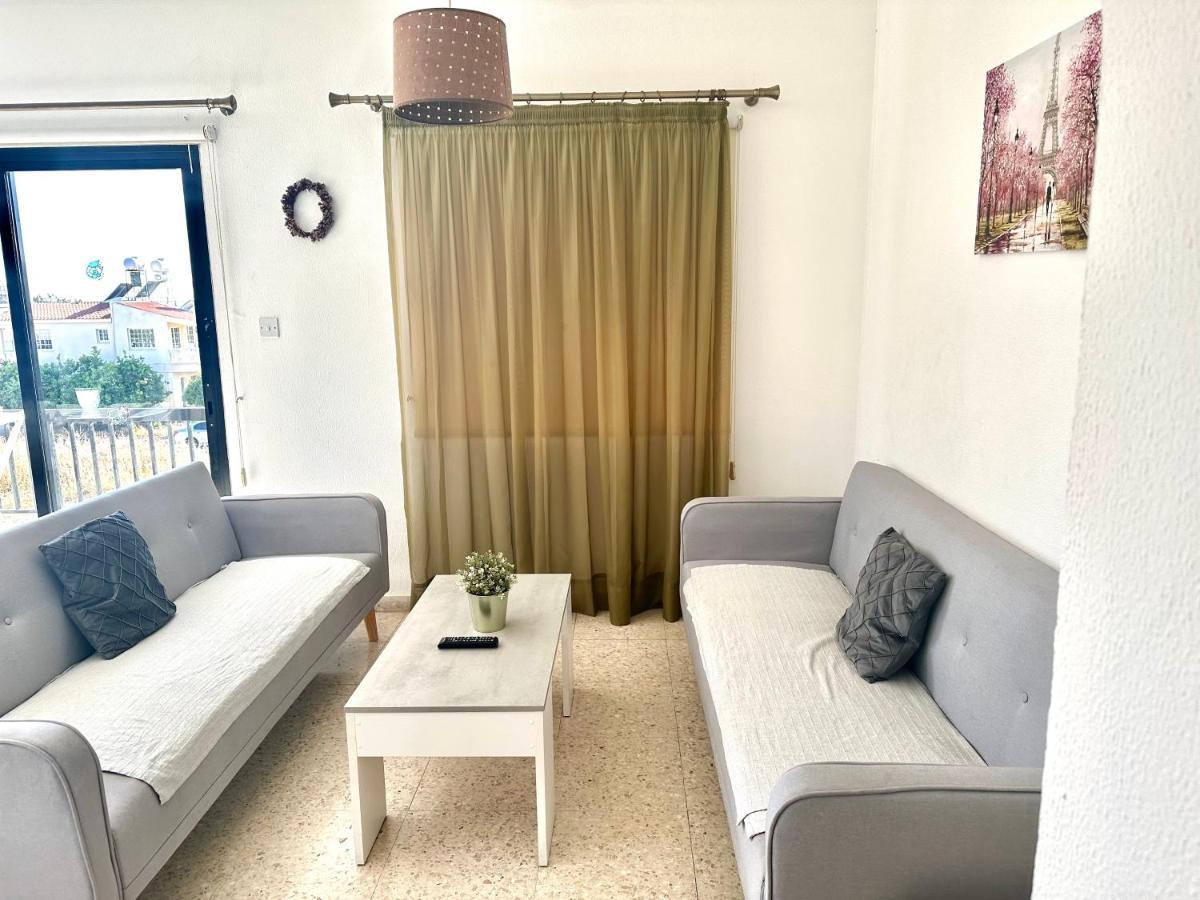 Angela Holiday Apartments Paphos Extérieur photo