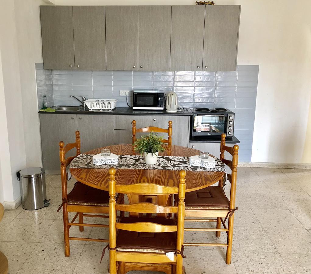 Angela Holiday Apartments Paphos Extérieur photo