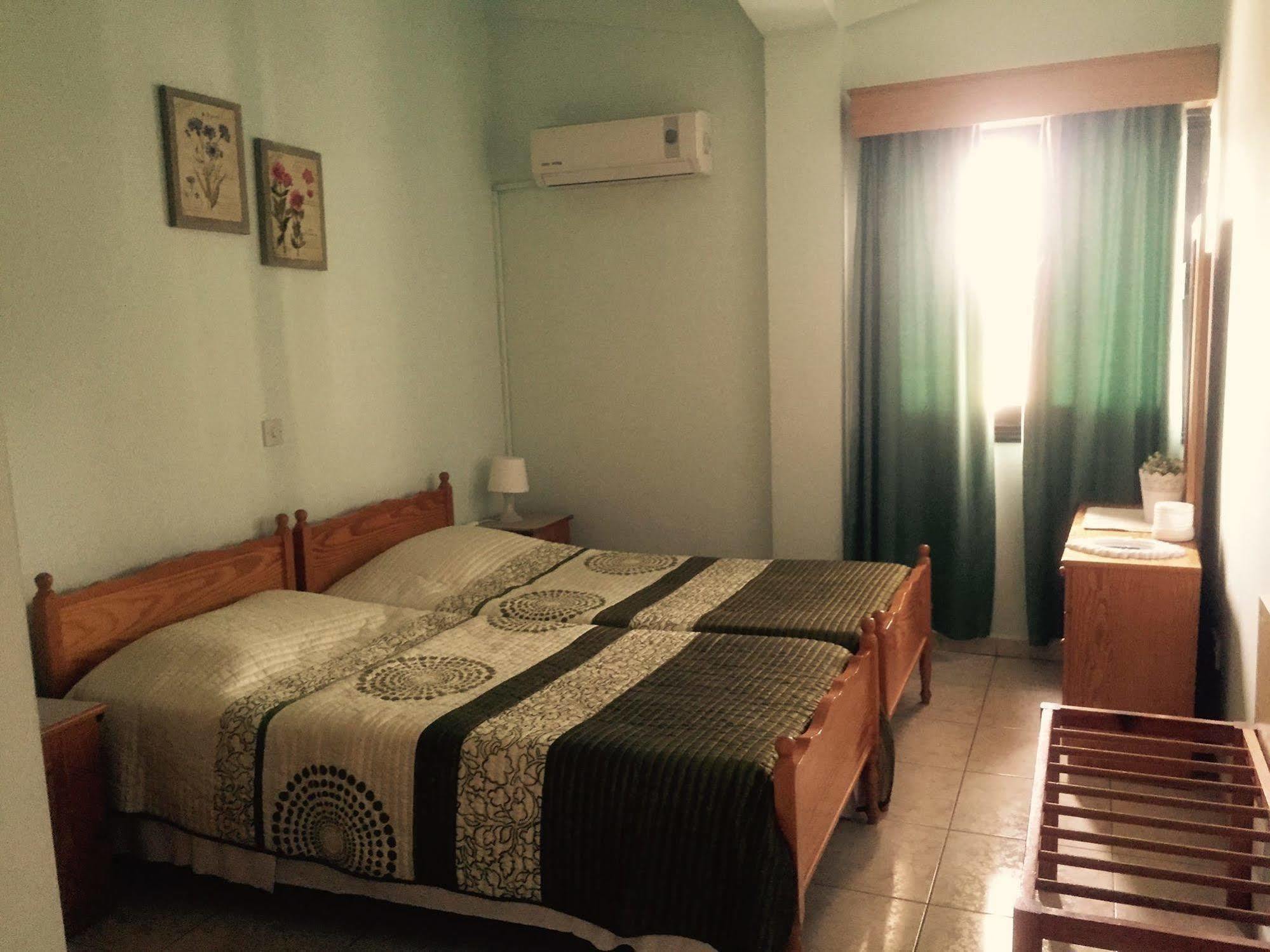 Angela Holiday Apartments Paphos Extérieur photo